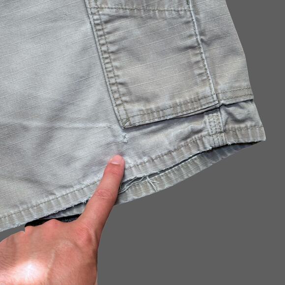 Carhartt Mens XL Cargo Shorts Stone Tan Gray Distressed Worn GUC - Picture 4 of 9
